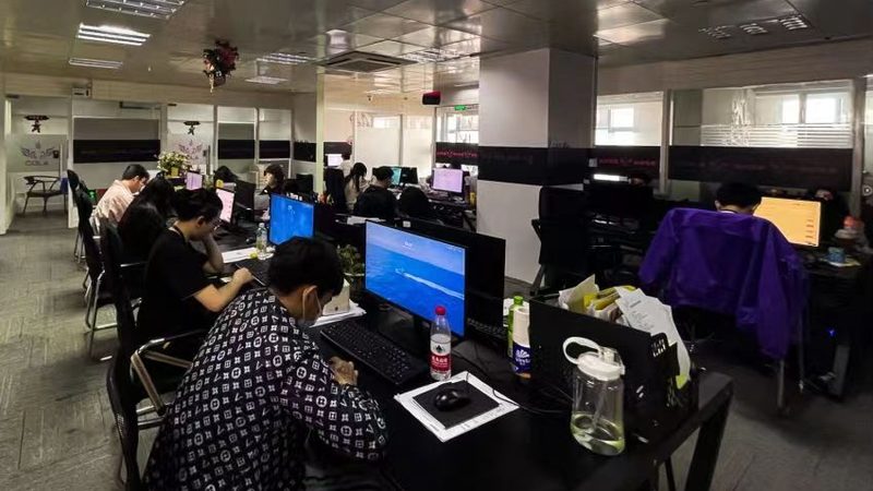 在选择公关传播公司时，首先要关注其资质和信誉。以下是一些重要的信任锚点：